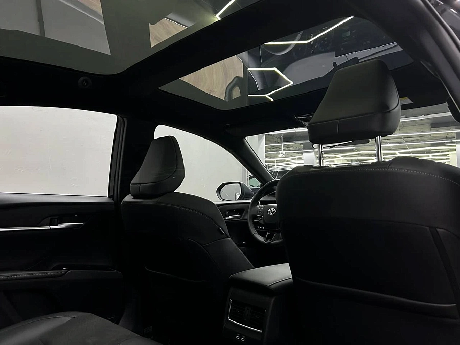 Toyota Camry, 2023г., передний привод, вариатор