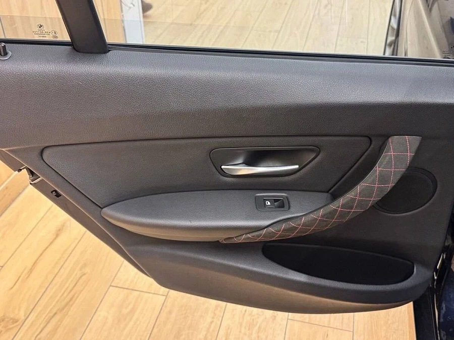 BMW 3 серии, 2012г., задний привод, автомат