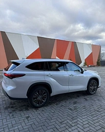 Toyota Highlander, 2025г, полный привод, автомат