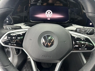 Volkswagen Golf, 2022г., передний привод, робот