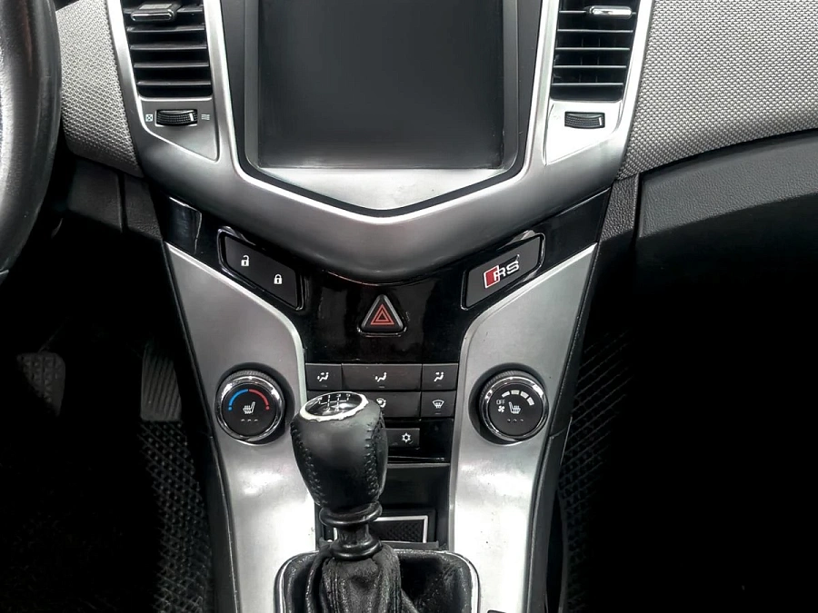 Chevrolet Cruze, 2011г., передний привод, механика