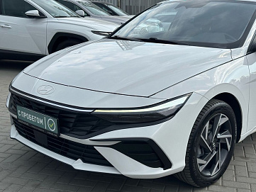 Hyundai Elantra, 2023г, передний привод, автомат