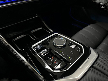 BMW 7 серии, 2024г, полный привод, автомат