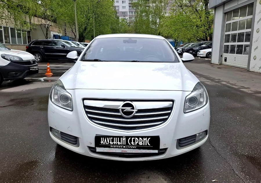 Opel Insignia, 2012г., передний привод, автомат