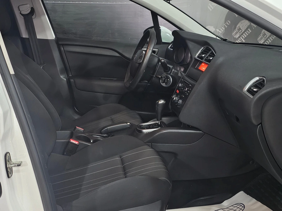 Citroen C4, 2012г., передний привод, автомат
