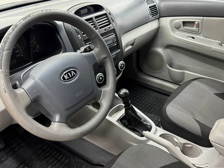 Kia Cerato, 2008г., передний привод, механика