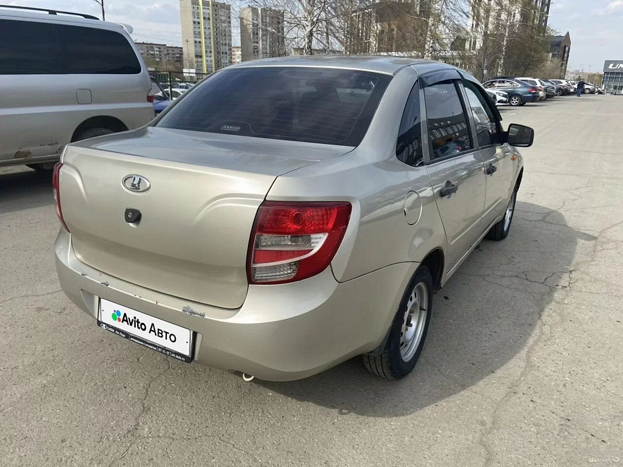 Lada (ВАЗ) Granta, 2012г., передний привод, механика