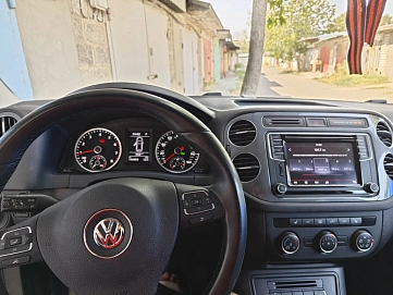 Volkswagen Tiguan, 2016г, передний привод, автомат