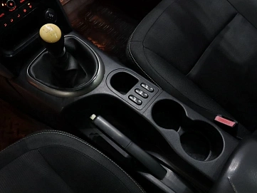 Nissan , 2012г., передний привод, механика