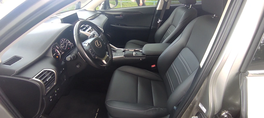 Lexus NX, 2019г., полный привод, автомат