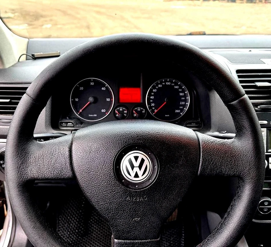 Volkswagen Jetta, 2008г., передний привод, робот
