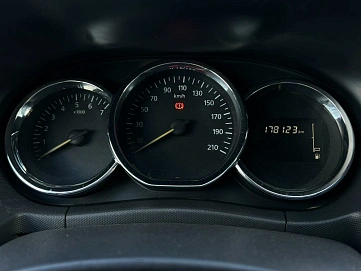 Renault Duster, 2020г, передний привод, механика