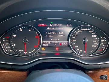 Audi A4, 2019г, полный привод, робот