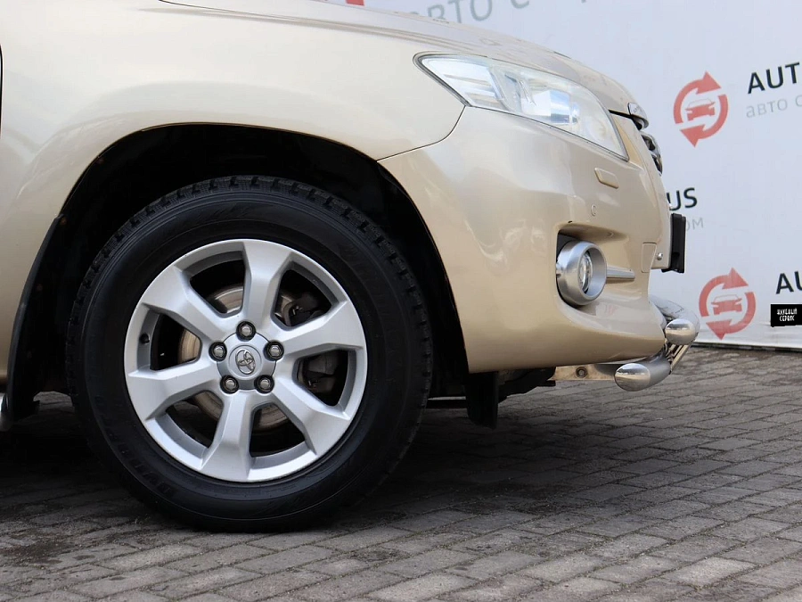 Toyota RAV4, 2010г., полный привод, вариатор