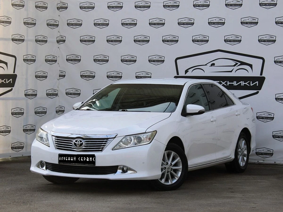Toyota Camry, 2013г., передний привод, автомат