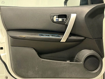 Nissan , 2011г., передний привод, механика