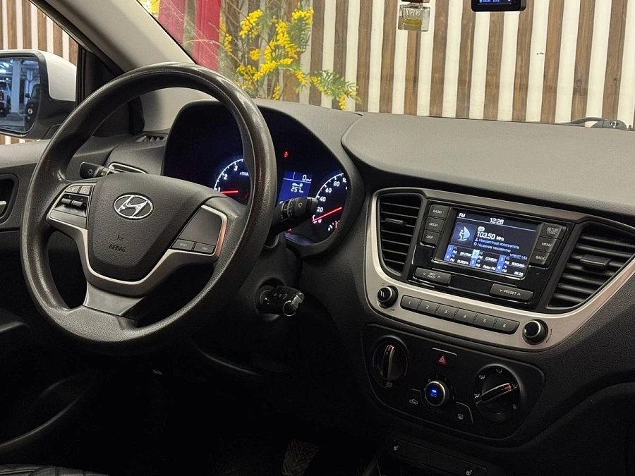 Hyundai Solaris, 2019г., передний привод, механика