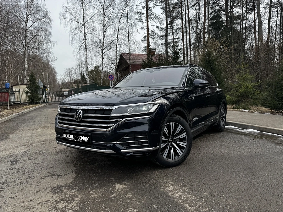 Volkswagen Touareg, 2021г., полный привод, автомат