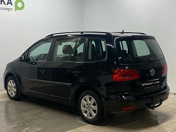 Volkswagen Touran, 2011г, передний привод, механика