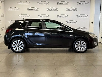 Opel Astra, 2011г, передний привод, автомат