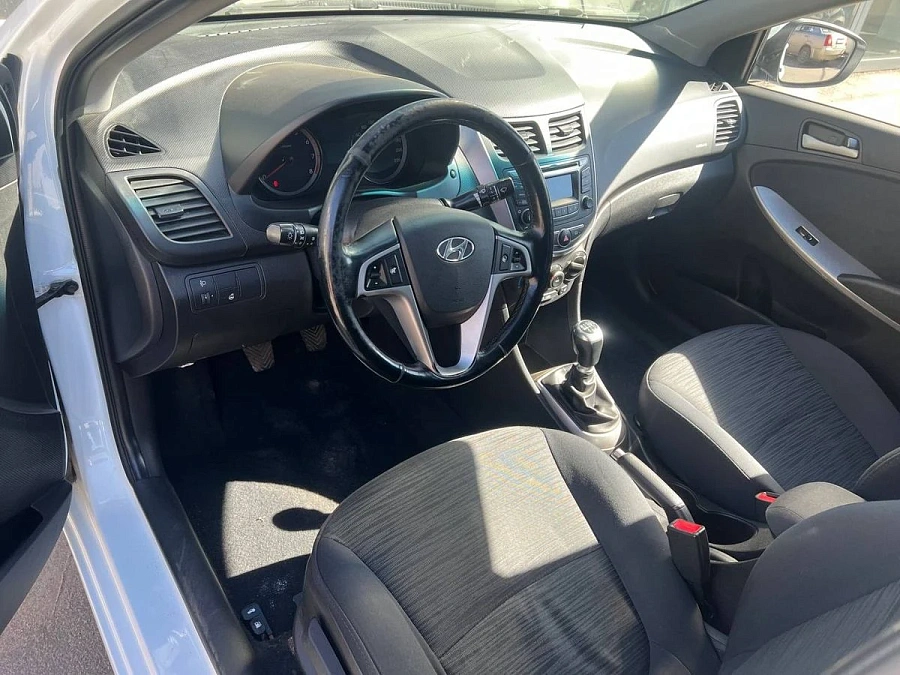 Hyundai Solaris, 2014г., передний привод, механика