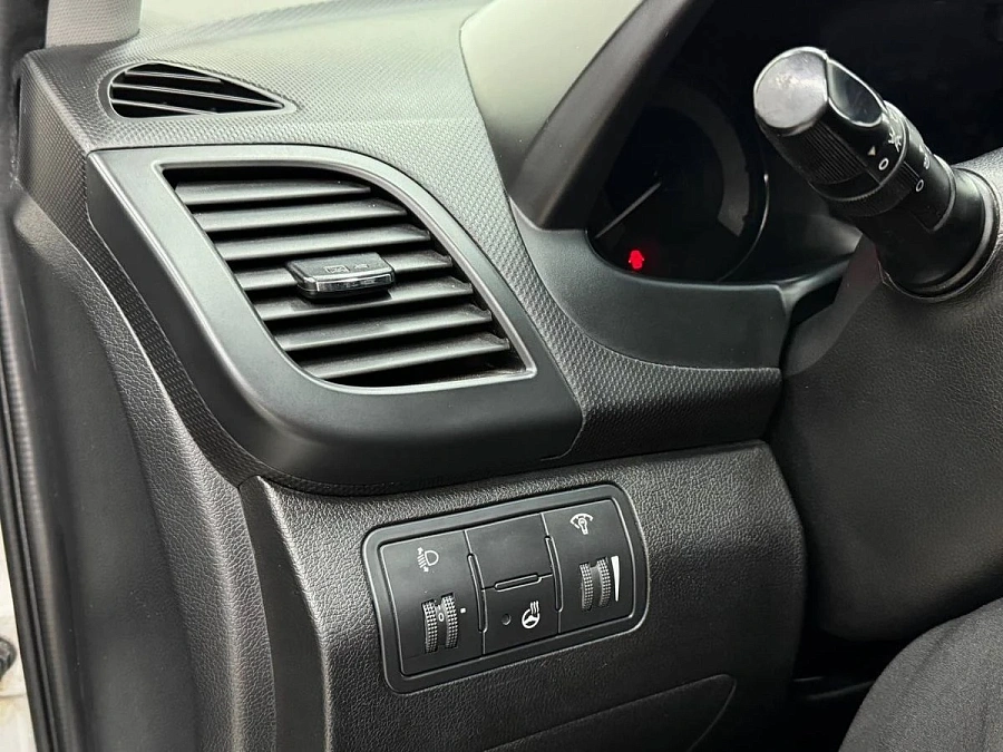 Hyundai Solaris, 2013г., передний привод, механика