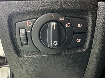 BMW 1 серии, 2011г, задний привод, автомат