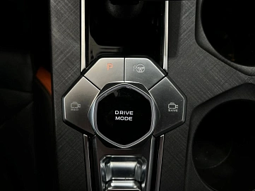 Changan UNI-V, 2023г, передний привод, робот