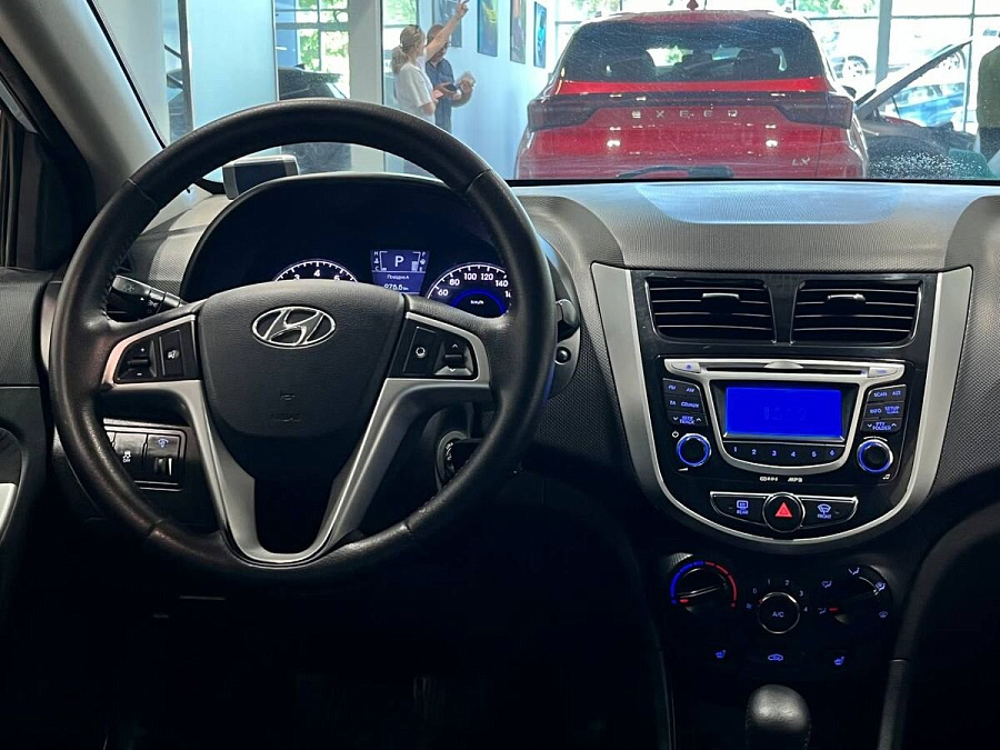 Hyundai Solaris, 2011г., передний привод, автомат