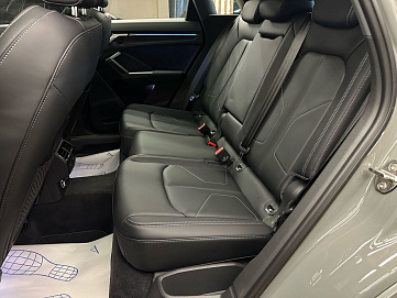 Audi Q3, 2024г, передний привод, робот