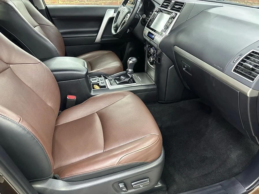 Toyota Land Cruiser Prado, 2019г., полный привод, автомат