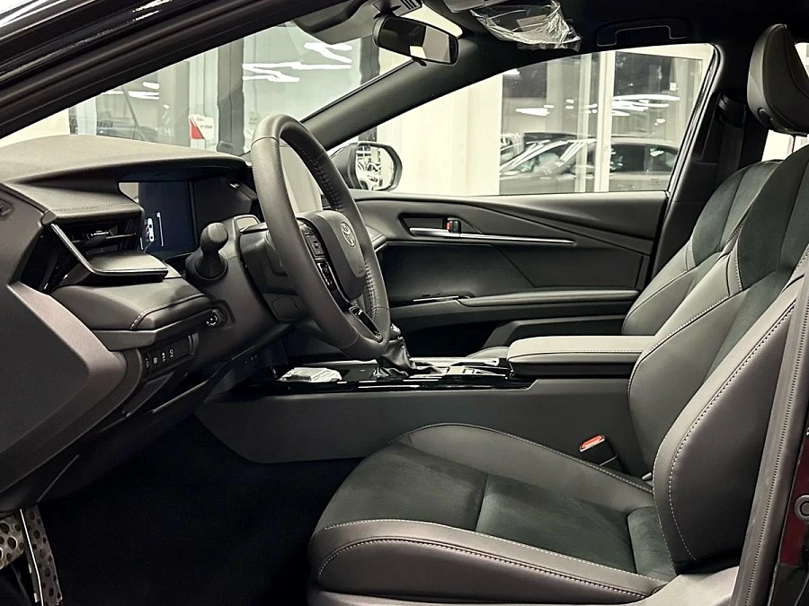 Toyota Camry, 2025г., передний привод, вариатор