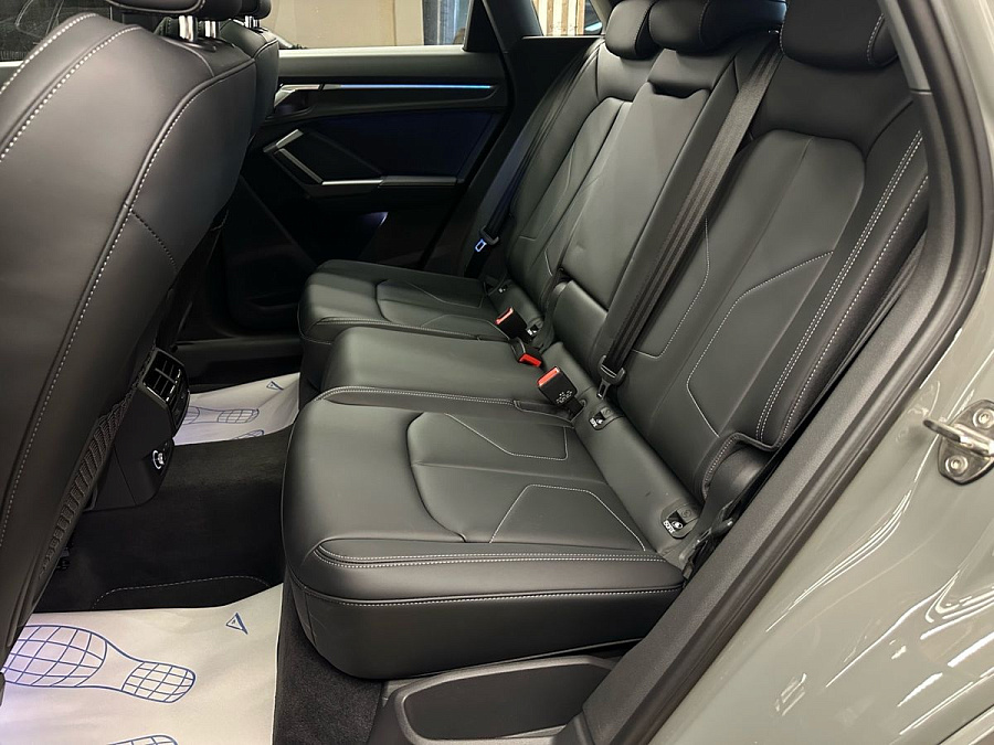 Audi Q3, 2024г., передний привод, робот