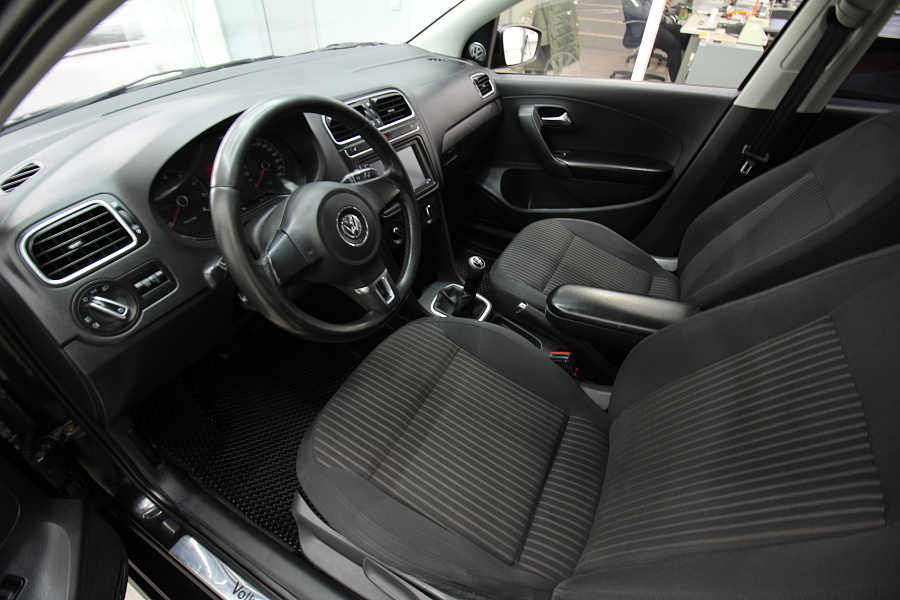 Volkswagen Polo, 2011г., передний привод, механика
