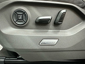 Volkswagen Touareg, 2019г., полный привод, автомат