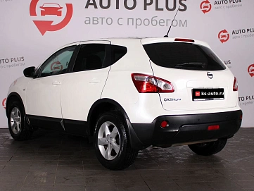 Nissan Qashqai, 2013г., передний привод, вариатор