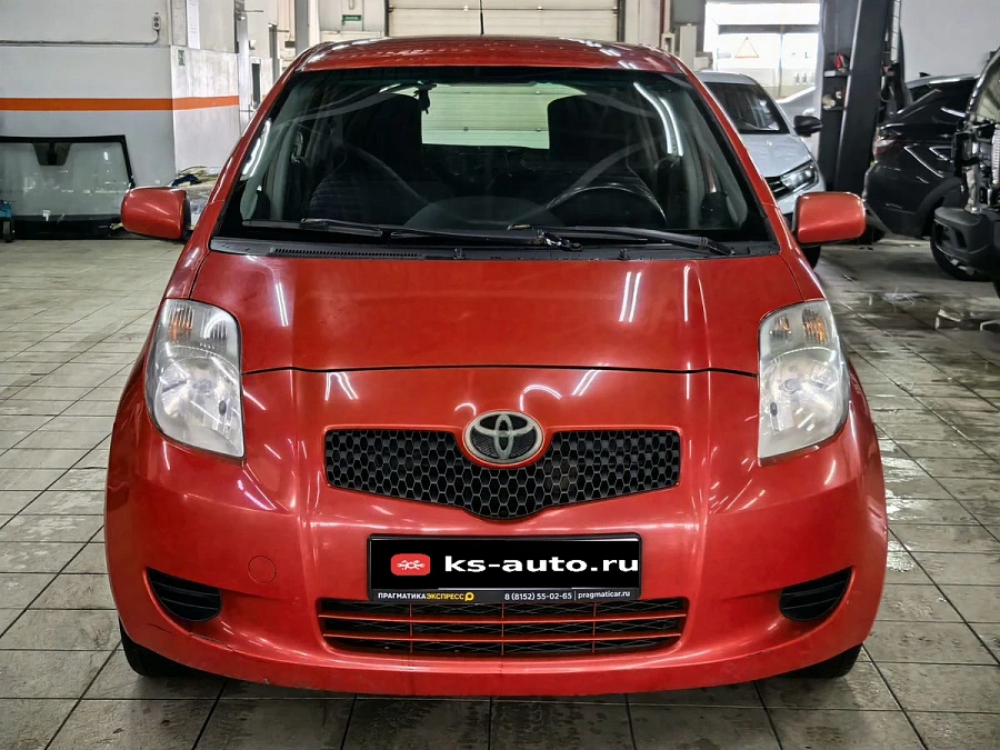 Toyota Yaris, 2006г., передний привод, механика