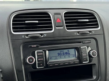 Volkswagen Golf, 2010г, передний привод, робот
