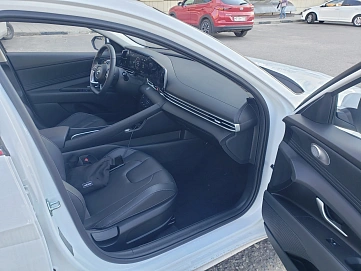 Hyundai Elantra, 2023г, передний привод, вариатор