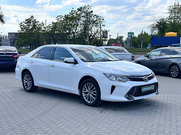 Toyota Camry, 2015г., передний привод, автомат