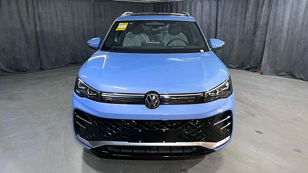 Volkswagen Tiguan, 2024г., полный привод, робот