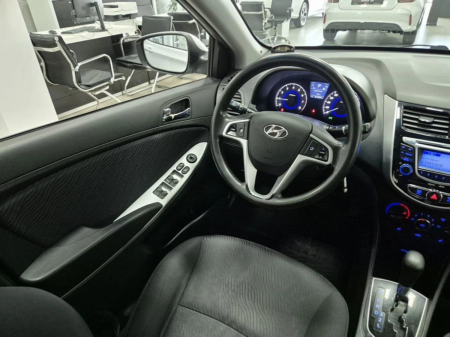 Hyundai Solaris, 2013г., передний привод, автомат