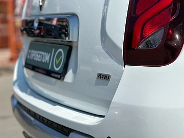 Renault Duster, 2015г, полный привод, автомат
