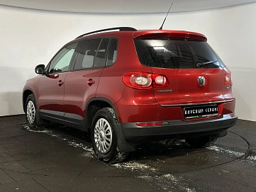 Volkswagen Tiguan, 2009г, полный привод, механика