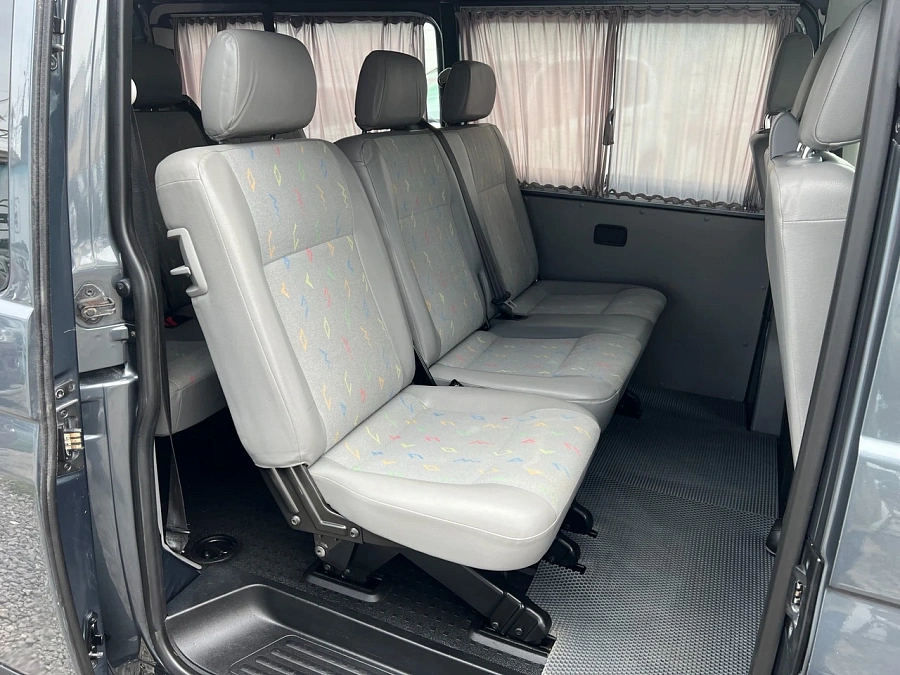 Volkswagen Caravelle, 2009г., передний привод, механика