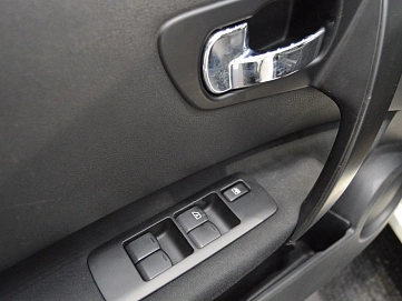 Nissan Qashqai, 2011г, передний привод, механика