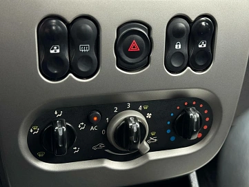 Renault , 2011г., передний привод, механика