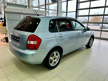 Kia Cerato, 2004г, передний привод, механика
