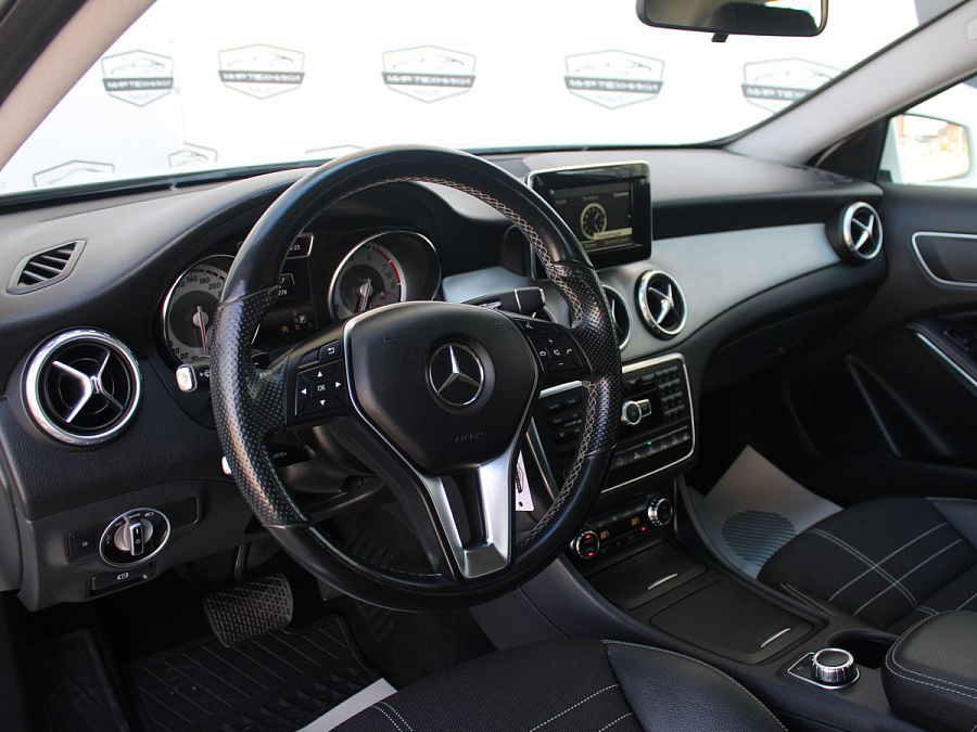 Mercedes-Benz , 2015г., полный привод, робот