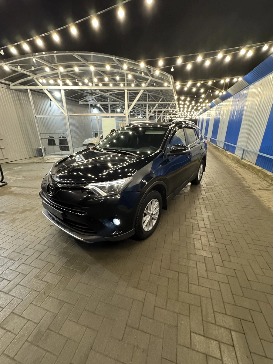 Toyota RAV4, 2018г., полный привод, автомат